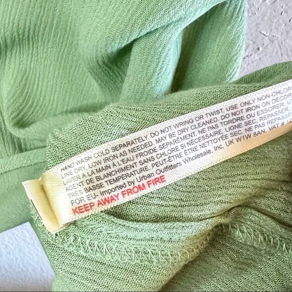 Anthropologie light green embroidered and sequin blouse size small - Picture 10 of 10